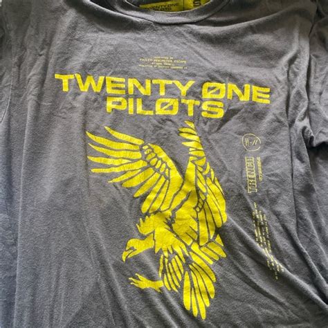 twenty one pilots merch table